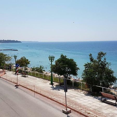 Luxury Apartment On The First Line ! Nea Kallikrateia Exterior photo